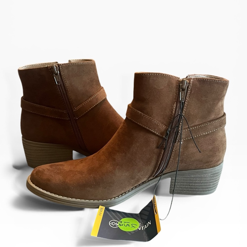 White Mountain Ankle Boots - Picture 2 of 6